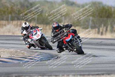 media/Dec-01-2025-Moto Forza (Mon) [[2daa91e15f]]/1-Advanced Group/Session 3 (Turn 3)/